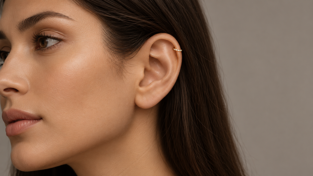 Quels bijoux choisir pour un piercing hélix ? Le guide complet