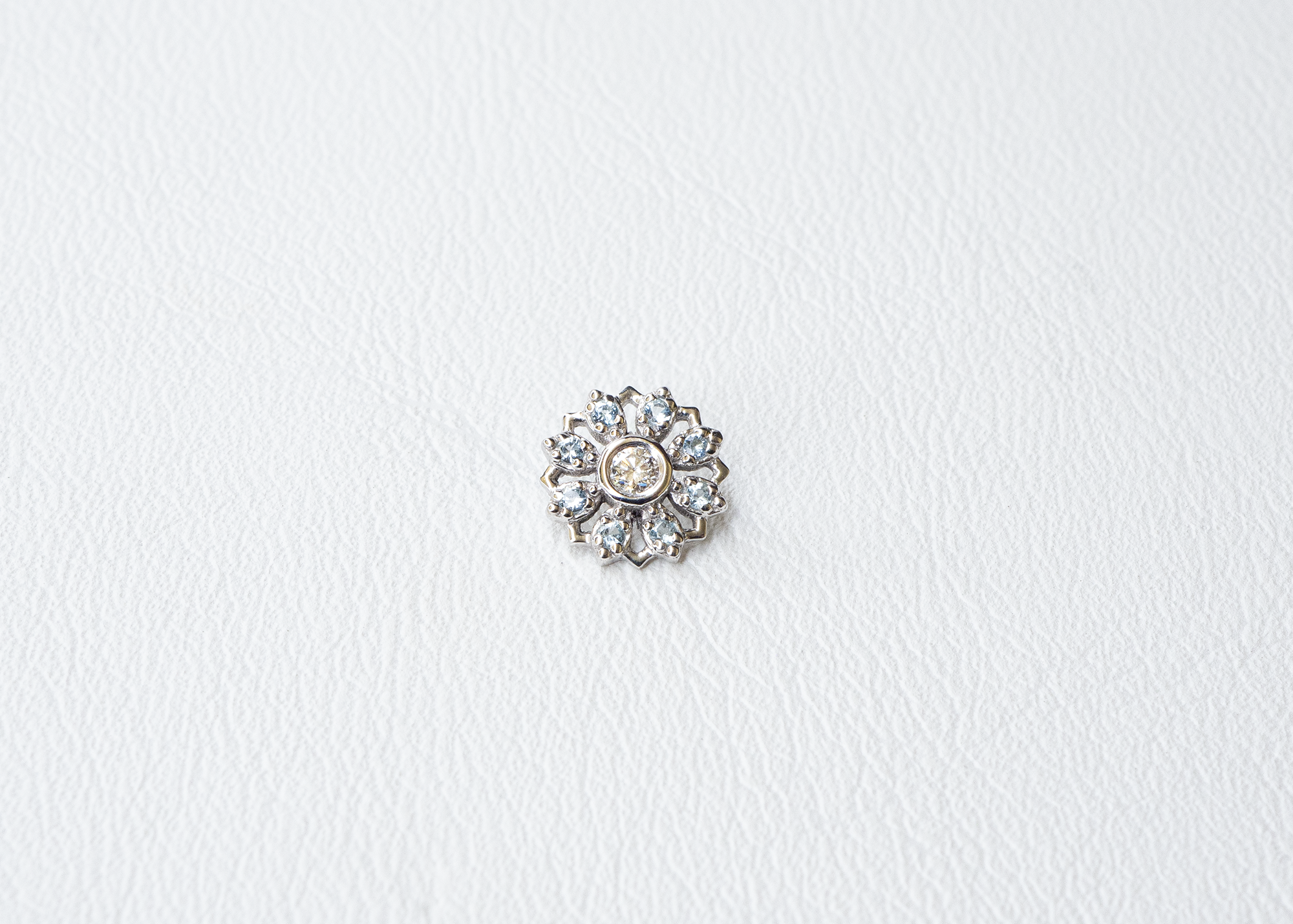 BVLA - Rosette - Swiss Blue Topaz / Diamant