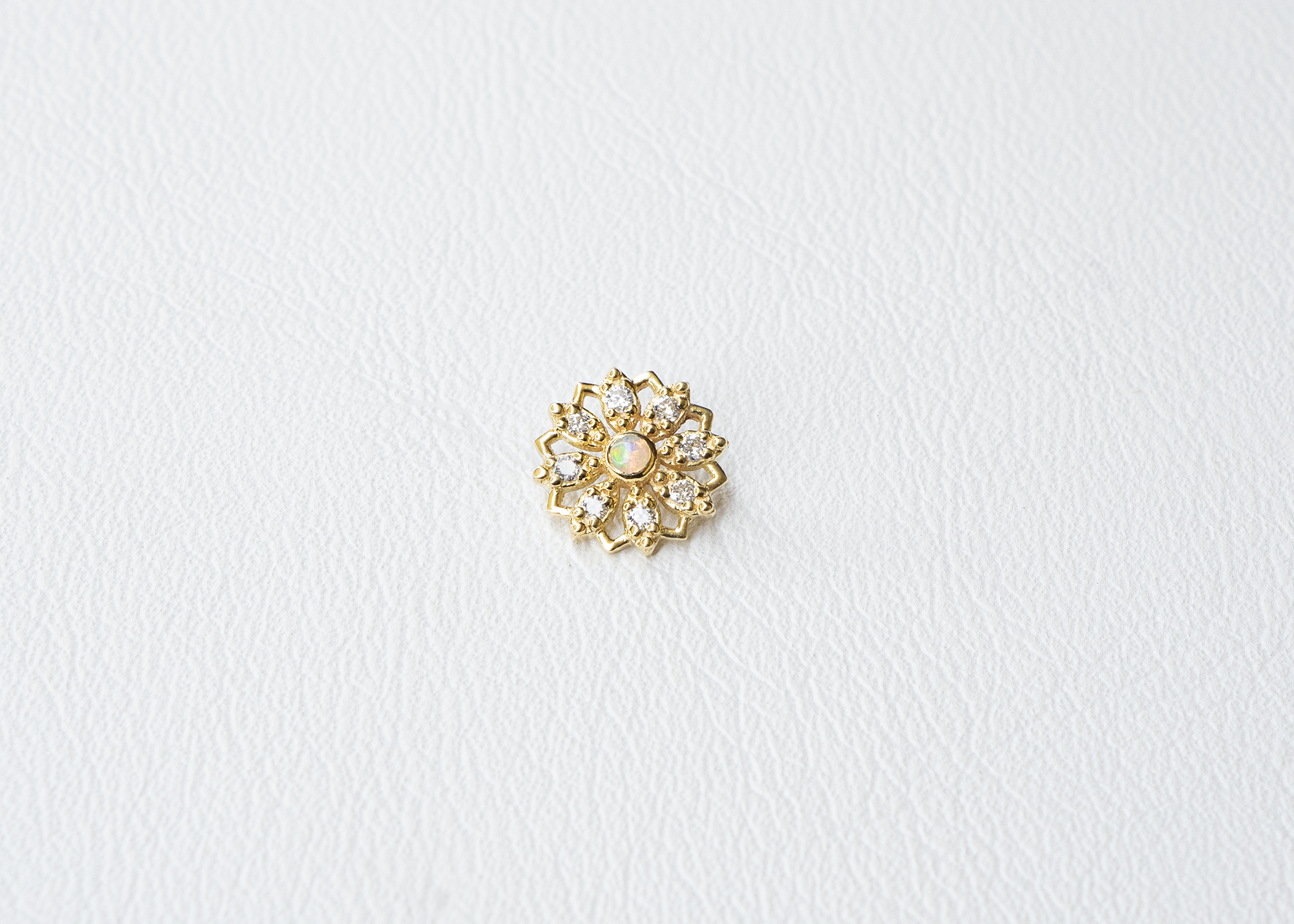 BVLA - Rosette - Opal / Diamond