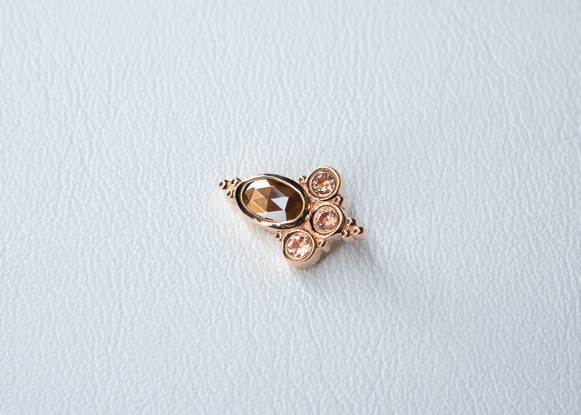 BVLA - Sarai Oval - Zawadi Sapphire / Sapphire