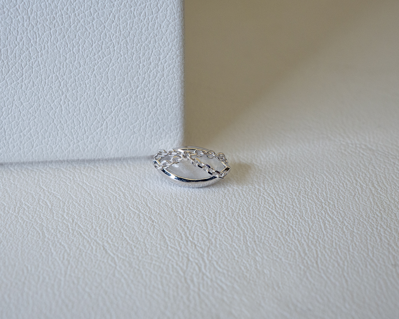 magister-wg-moonstone